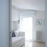 Sestri Chic - A Due Passi Dal Mare Apartment *