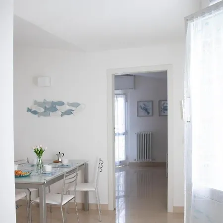 Sestri Chic - A Due Passi Dal Mare *